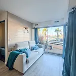 Classe Avec Acces Et Vue Port Apartman Gruissan