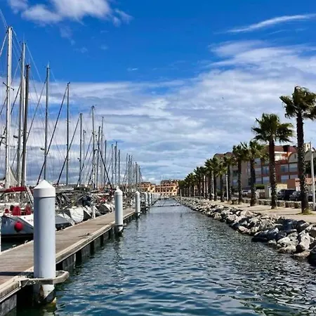 Avec Vue Sur Le Port