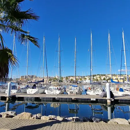 Face Au Port, Place De Parking, Boite A Cles Apartmán