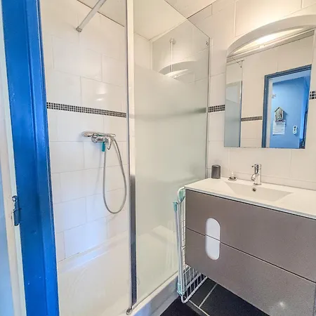 Classe Avec Accès Et Vue Port Appartement *