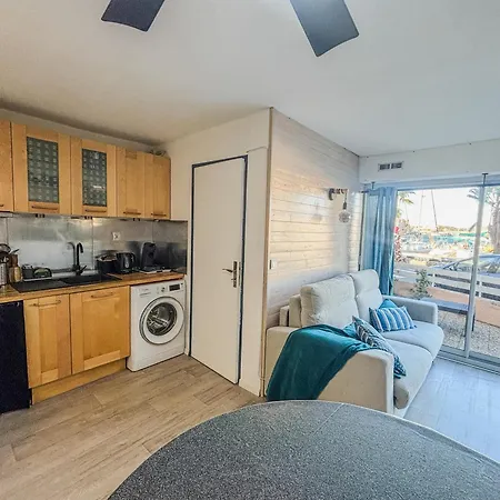 Appartement Classe Avec Accès Et Vue Port Gruissan