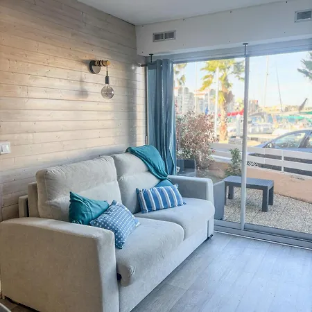 Appartement Classe Avec Accès Et Vue Port *